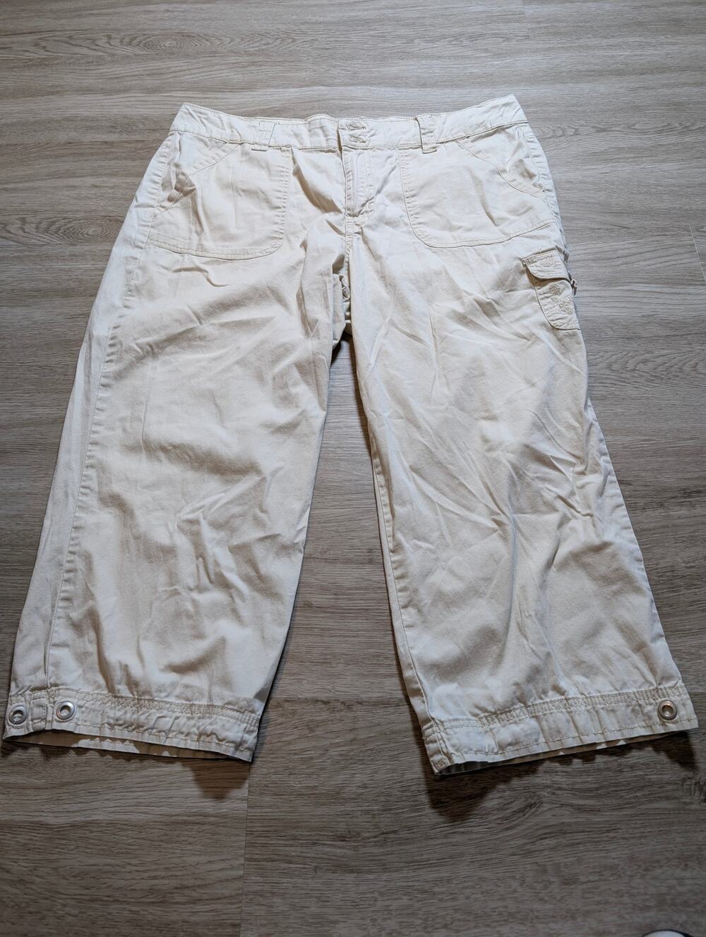 Bandolino Womens 14 Cream Cargo Capri Pants Stretch Cotton Blend Utility Casual